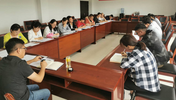 近日，隧道公司召開了以“夯實財務(wù)基礎(chǔ)，嚴守紀律關(guān)口”為主題的專題學習會，會議主要內(nèi)容是學習集團公司印發(fā)的《安全生產(chǎn)費用財務(wù)管理辦法》與《建造合同會計核算辦法（2020年修訂