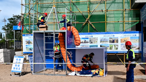 為深入學(xué)習(xí)貫徹習(xí)近平總書記關(guān)于安全生產(chǎn)重要論述，積極落實(shí)《甘肅省住房和城鄉(xiāng)建設(shè)廳關(guān)于開展2024年全省住建系統(tǒng)“安全生產(chǎn)月”活動(dòng)的通知》及交科公司《2024年“安全生產(chǎn)月”活動(dòng)方案》，6月25日，由中