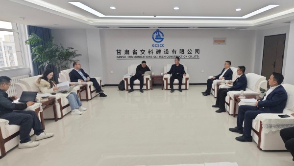 3月27日，順豐集團一行到甘肅省交科建設有限公司考察調(diào)研，雙方就各自發(fā)展優(yōu)勢、未來合作領域與方向、促進國企民企協(xié)同發(fā)展等方面進行了深入座談交流。